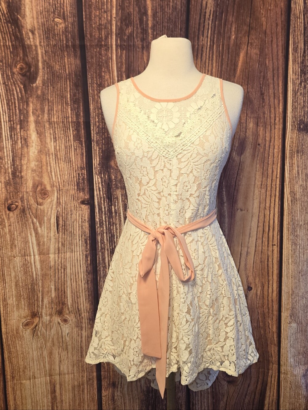 Flying Tomato Dress Size S Cream/Peach